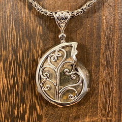 Ammonite / Sterling Silver Pendant Ammonite / Sterling Silver Pendant